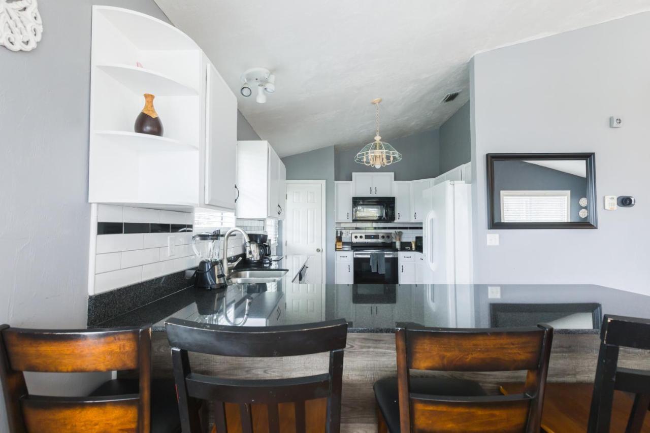 Five Bedroom Home In The Heart Of St Aug Beach เซนต์ออกัสติน ภายนอก รูปภาพ