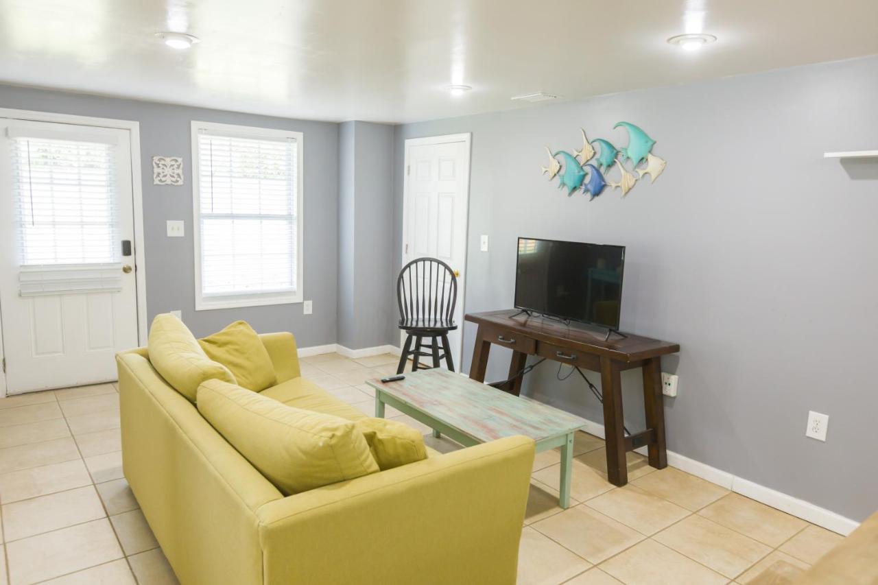 Five Bedroom Home In The Heart Of St Aug Beach เซนต์ออกัสติน ภายนอก รูปภาพ